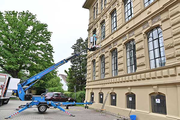 Hochschule 21, Fensterreinigung